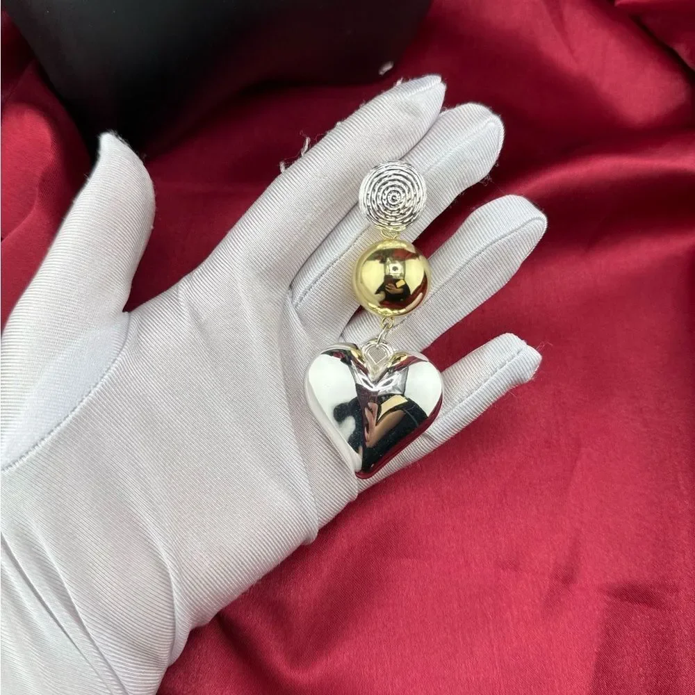 Lustrous Love: Sculptural Mixed-Metal Heart Statement Earrings Antropologie - Picture 5 of 10